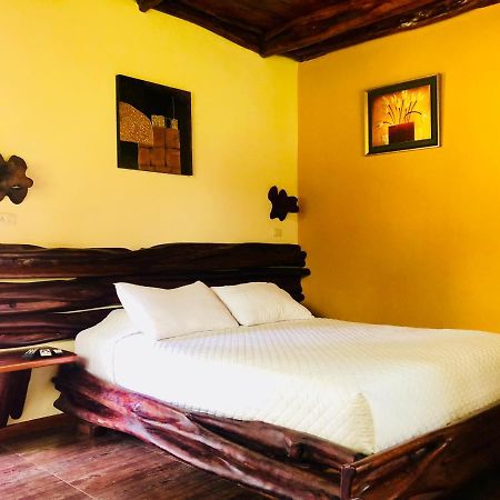 Hosteria Tierra Dorada Yantzaza Ngoại thất bức ảnh