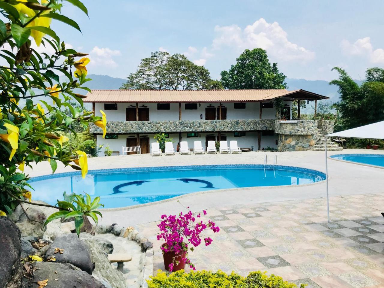 Hosteria Tierra Dorada Yantzaza Ngoại thất bức ảnh