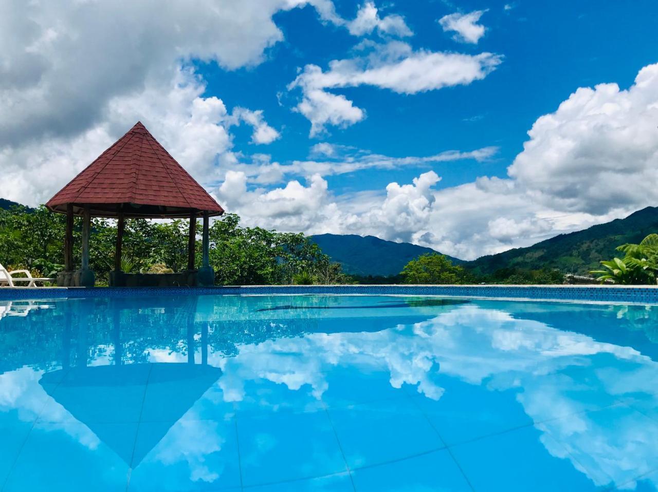 Hosteria Tierra Dorada Yantzaza Ngoại thất bức ảnh