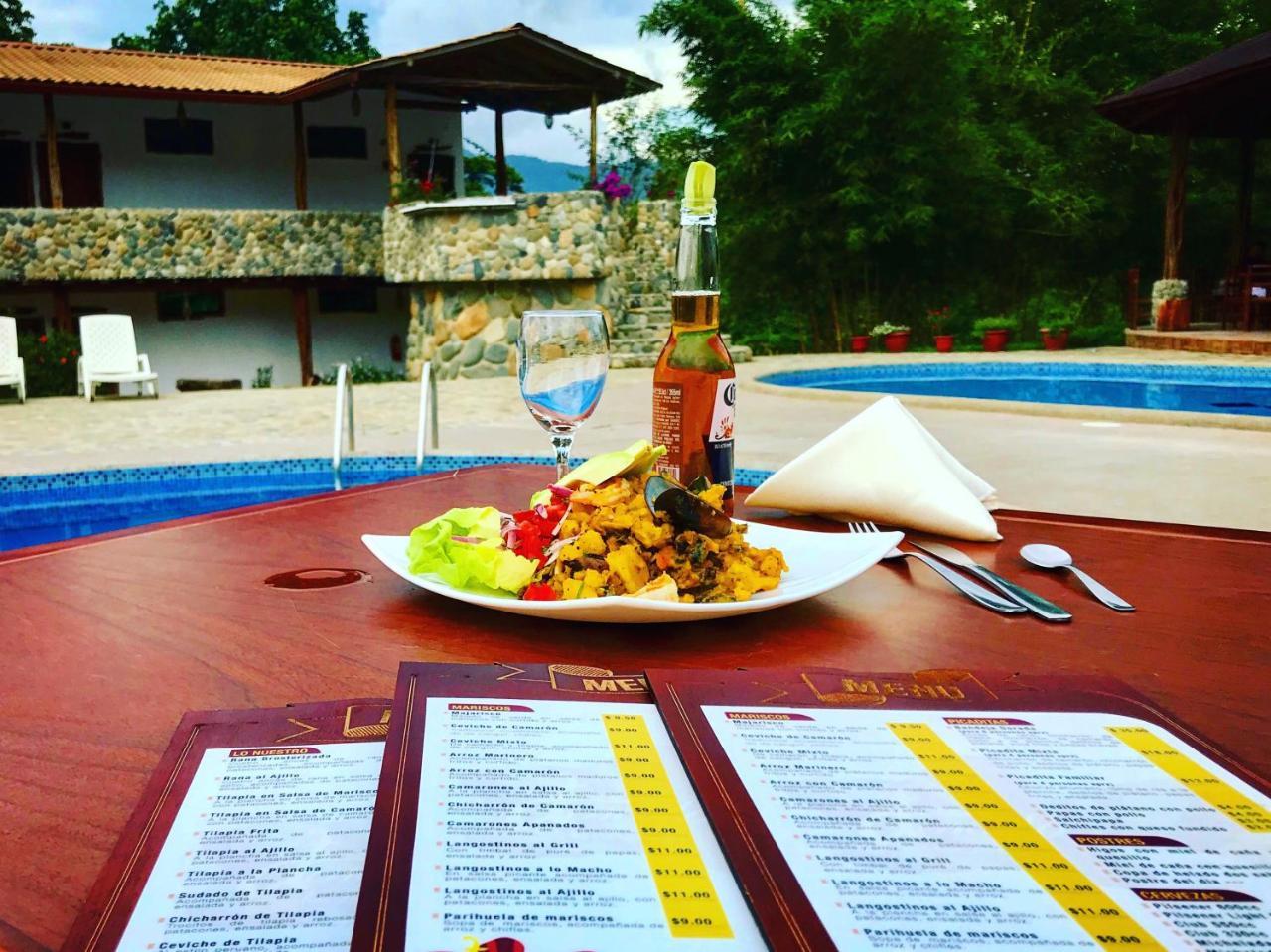 Hosteria Tierra Dorada Yantzaza Ngoại thất bức ảnh