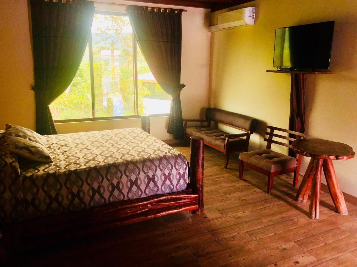Hosteria Tierra Dorada Yantzaza Ngoại thất bức ảnh